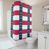 Rideau de douche avec drapeau de Caroline du Nord, (En situation)