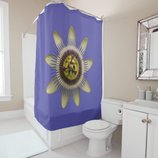Rideau de douche et doublure à médaillon floral bl (En situation)