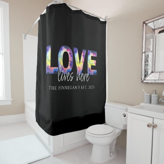Rideau de douche Love Lives Here (En situation)