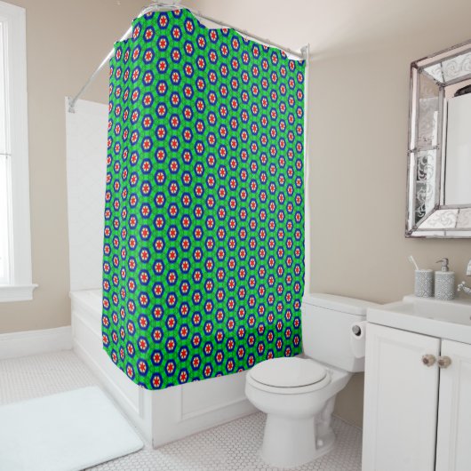 Rideau de douche Motif vert, rouge et bleu (En situation)