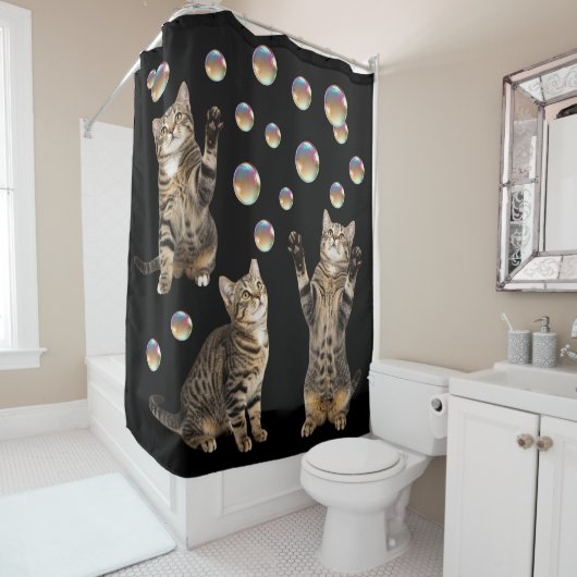 Rideau de douche pour chat tigré Bulles (En situation)