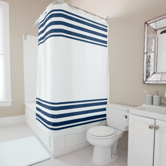 Rideau de douche rayé bleu marine blanc Nautical (En situation)