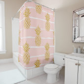 Rideaux De Douche Ananas en or, Arrière - plan d'été rayé. (En situation)