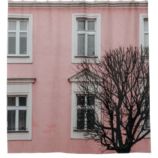 RIDEAUX DE DOUCHE ARBRE NUIT DEVANT LE BÂTIMENT ROSE (Devant)