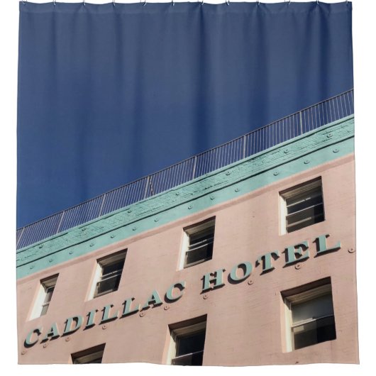 RIDEAUX DE DOUCHE BÂTIMENT DE L'HÔTEL CADILLAC (Devant)