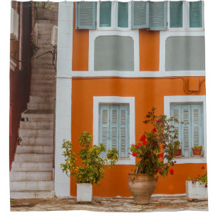 RIDEAUX DE DOUCHE BÂTIMENT EN BÉTON BLANC ET GRIS ORANGE