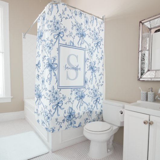 Rideaux De Douche Blue Floral French Toile Monogram Name (En situation)