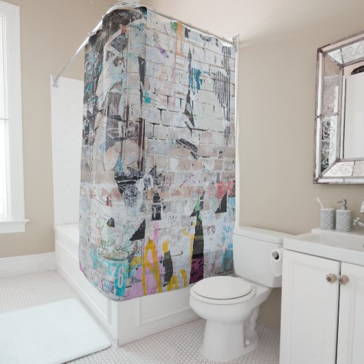 Rideaux De Douche Brique patinée : Mur d'affiches urbaines. (En situation)