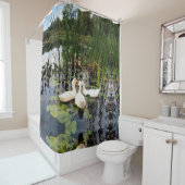 Rideaux De Douche Canards blancs, caleçons, cattails, lac (En situation)