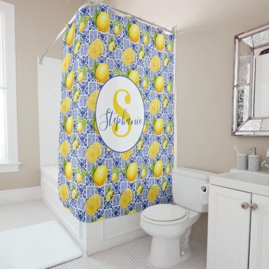 Rideaux De Douche Carrelage Motif Citron Blanc Bleu Nom Monogramme (En situation)