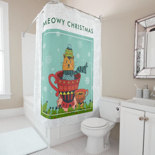 Rideaux De Douche Chat Whimsical assis dans un thé Noël (En situation)