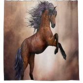 Rideaux De Douche Cheval brun friésien s'élevant avec des nuages bru (Devant)