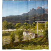 Rideaux De Douche Chevaux, clôture blanche, rochers rouges Douche ri (Devant)