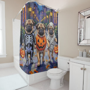 Rideaux De Douche Chiens Carlin faisant un tour ou un traitement dan