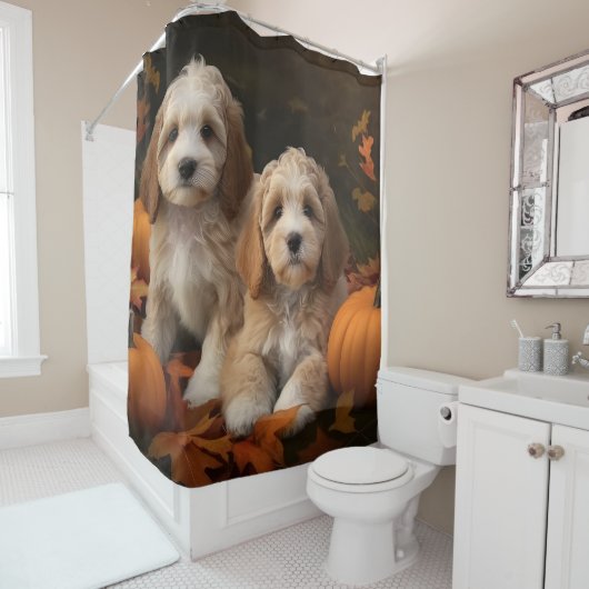 Rideaux De Douche Chiots Cockapoo Délice d'Automne Citrouille (En situation)