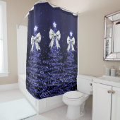 Rideaux De Douche Christmas Sparkling Trees Navy Silver Faux Bow  (En situation)