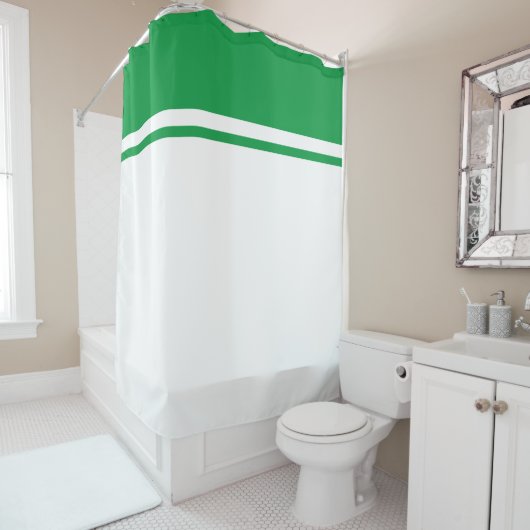 Rideaux De Douche Clair Kelly Green Top Strips Sur Blanc (En situation)
