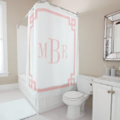 Rideaux De Douche Clé grecque rose et blanc | Monogrammé (En situation)