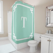 Rideaux De Douche Clé grecque simple monogramme blanc et sarcelle cl (En situation)
