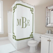Rideaux De Douche Clé grecque vert olive et blanc | Monogrammé (En situation)