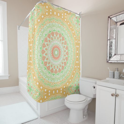 Rideaux De Douche Conception de motif de mandala jaune et vert d'été (En situation)