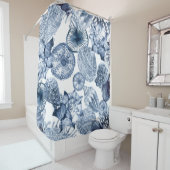 Rideaux De Douche Coquillages bleus et blancs Design côtier (En situation)