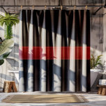 Rideaux De Douche Cuir Vintage noir et rouge pointu<br><div class="desc">Une élégante image noire et rouge de cuir est cousue avec un monogramme personnalisable.</div>