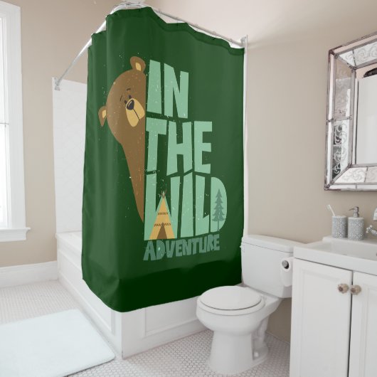 Rideaux De Douche Dans L'Ours D'Aventure Sauvage (En situation)