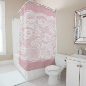 Rideaux De Douche Dentelle blanche sur Pastel Lin rose Texture (En situation)