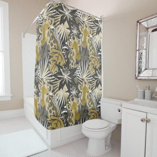 Rideaux De Douche Des girafes dans la forêt nocturne. (En situation)