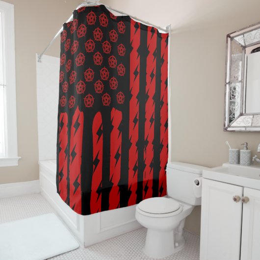 Rideaux De Douche Drapeau du démon (En situation)