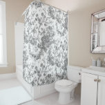 Rideaux De Douche Élégant Vintage Français gravé Floral Gris-Toile<br><div class="desc">Elégant et orné gris et blanc vintage toile de jouy motif avec fleurs exotiques,  vignes et feuillage entrelacés de guirlandes et paniers de roses. Ce motif a été adapté d'un fragment textile français historique vers 1910 dans la collection Smithsonian. Motif est haute résolution mais ne peut pas être carrelé.</div>