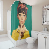 Rideaux De Douche Femme Rétro Faisant Chut (En situation)
