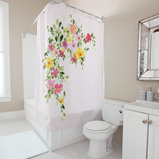 Rideaux De Douche Fleur florale d'aquarelle rose pâle (En situation)