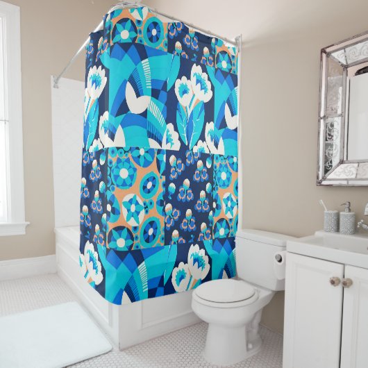 RIDEAUX DE DOUCHE FLEURS BLANCHES HAWAII BLEU BOLD FLORAL PATCHWORK (En situation)