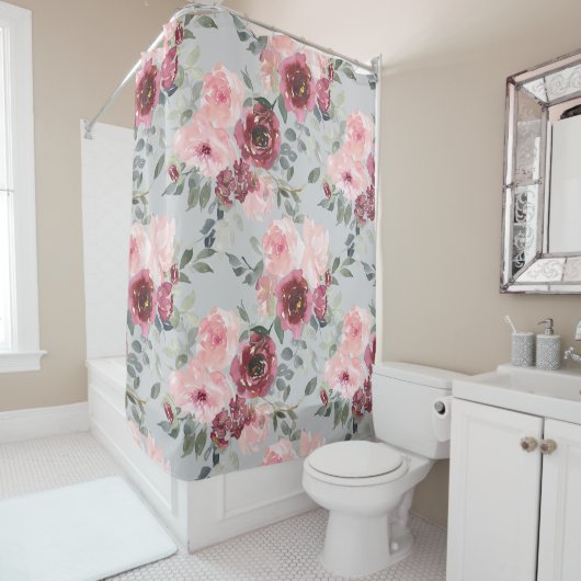 Rideaux De Douche Fleurs de bleus et de Bourgogne gris (En situation)