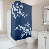 Rideaux De Douche Fleurs de cerisier navales blanches Classique (En situation)
