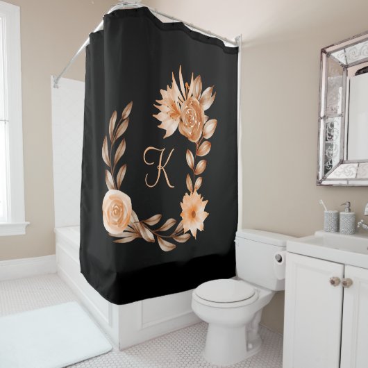 Rideaux De Douche Fleurs noir marron et pêche avec monogramme (En situation)
