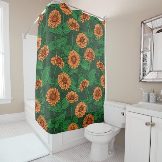 Rideaux De Douche Fleurs Zinnia orange, feuilles verts sur vert fonc (En situation)