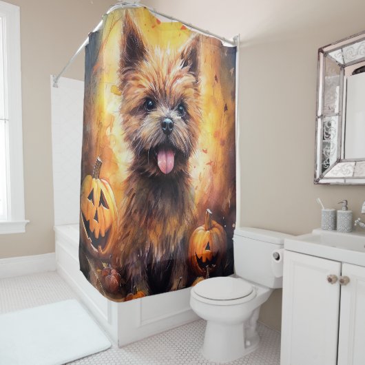 Rideaux De Douche Halloween Cairn Terrier Avec La Peur Citrouille (En situation)