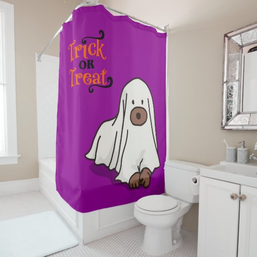 Rideaux De Douche Halloween Whimsical mignon chien fantôme pourpre (En situation)