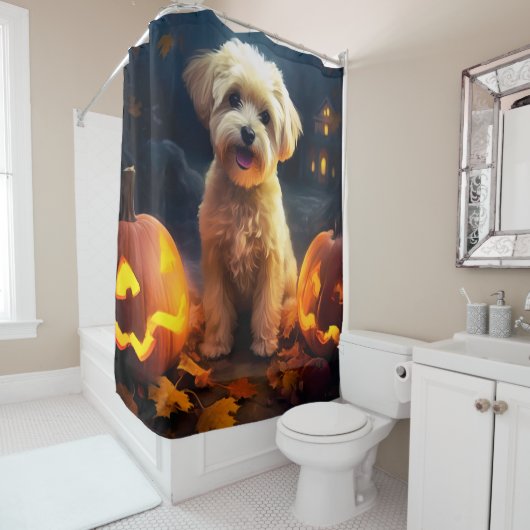 Rideaux De Douche Halloween Yorkipoo Avec La Peur Citrouille (En situation)