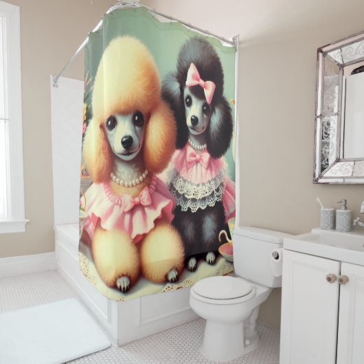 Rideaux De Douche Illustration du mignon caniche (En situation)