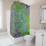 Rideaux De Douche Jardin Italien, Gustav Klimt<br><div class="desc">Gustav Klimt (14 juillet 1862 - 6 février 1918) était un peintre symboliste autrichien et l'un des membres les plus importants du mouvement de sécession de Vienne. Klimt est réputé pour ses peintures, ses peintures murales, ses croquis et autres objets d'art. En plus de ses oeuvres figuratives, qui comprennent des...</div>
