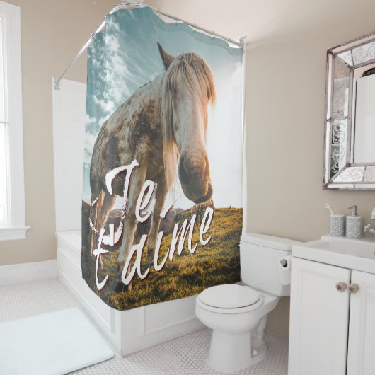 Rideaux De Douche Je t'aime avec un cheval regardé (En situation)