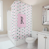 Rideaux De Douche Joli point Monogram rose blanc et gris Polka (En situation)