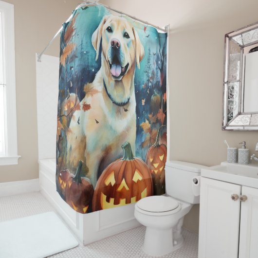 Rideaux De Douche Labrador d'Halloween avec citrouilles Épouvantable (En situation)