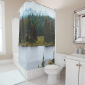 RIDEAUX DE DOUCHE LAC AVEC DES ARBRES SUR LES CÔTÉS (En situation)