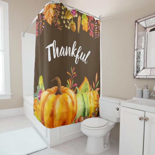Rideaux De Douche Les Citrouilles de récolte et les feuilles d'autom (En situation)