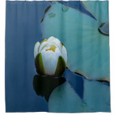 Rideaux De Douche Lys d'eau blanche dans l'étang, photographie de la (Devant)